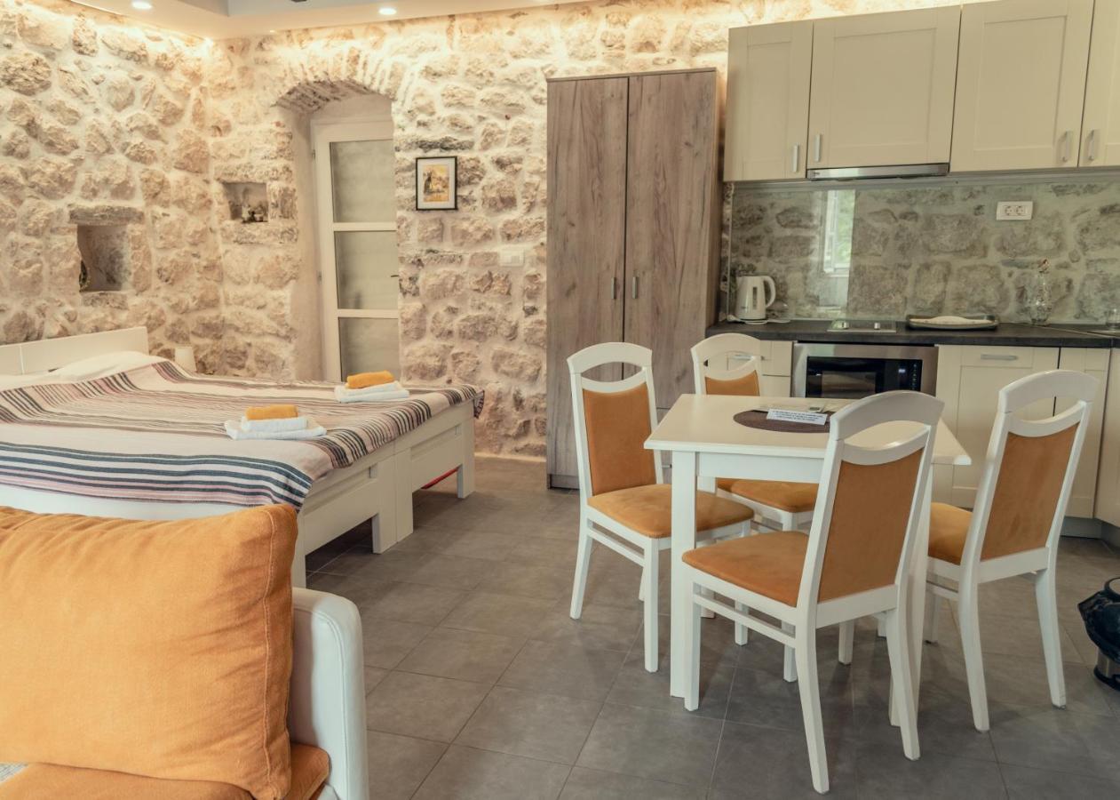 Sunny Port Apartment & Rooms Perast Exterior photo