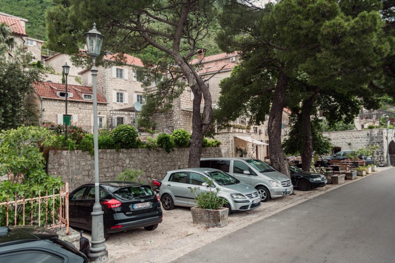 Sunny Port Apartment & Rooms Perast Exterior photo